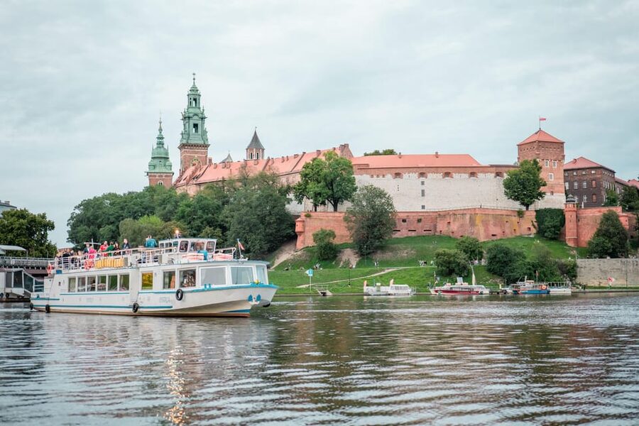 Kraków: Evening or Night River Cruise - Bar, Drinks, and Winter Comfort: What to Plan for in Real Life
