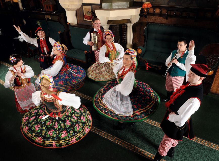 Krakow: Folk Show & 3-Course Dinner at Jama Michalika Café - Two 25-minute folk shows, with real energy and crowd involvement