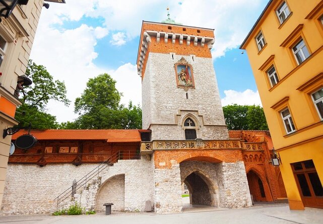 Krakow: Food Tour of 10 Tastings with Pierogi, Vodka & More - Miodowa Walk, More Bites, and Why the In-Between Stops Matter