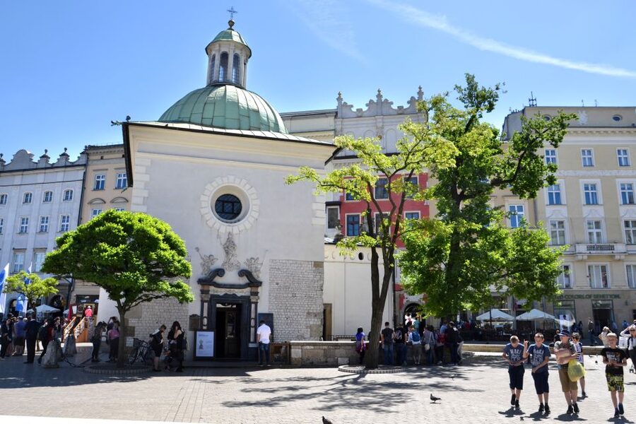 Krakow: Full Tour Regular 1.5h guided city tour by E-Cart - Wawel Castle Area: Royal Krakow in a Short Time Window