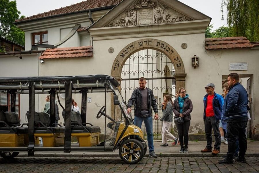 Krakow: Golf Cart City Sightseeing Tour By Old Town District - Electric Golf Cart Comfort in Krakow’s Old Town