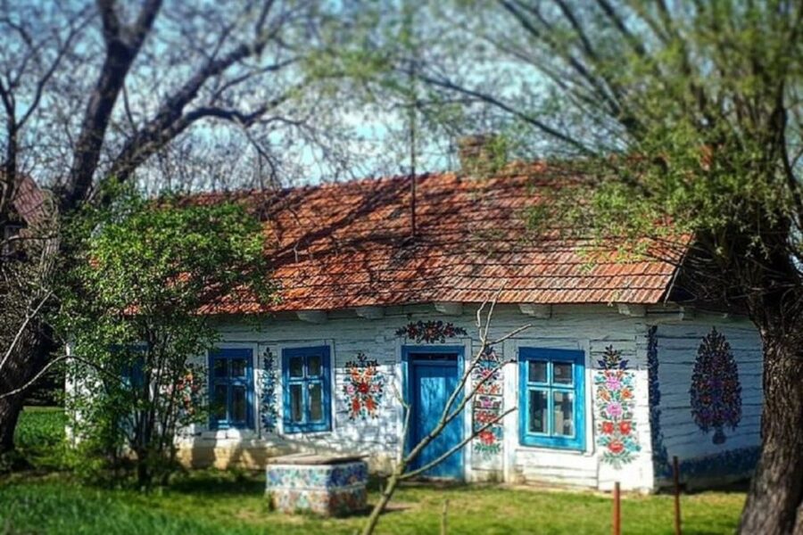 Krakow: Guided Day Tour of Zalipie Village & Museum Entry - Door-to-Door From Krakow: What the 8-Hour Rhythm Feels Like