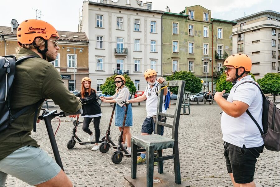 Krakow: Guided E-Scooter City Tour with Food Tastings - Wawel Dragon Statue, Wawel Royal Castle, and the Feel of Royal Krakow