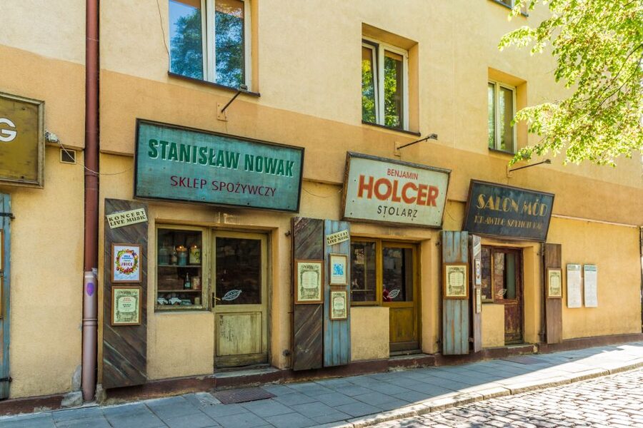 Krakow: Guided Kazimierz Jewish Quarter Walking Tour - Pace, comfort, and what to bring so the day stays enjoyable