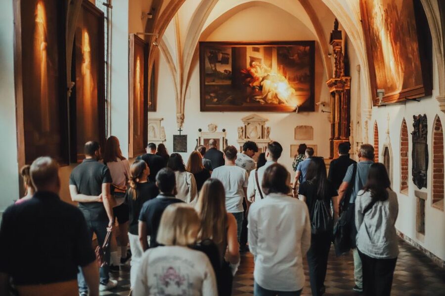 Krakow: Guided Old Town Tour - Wawel Royal Castle: why you get a pass instead of a long detour