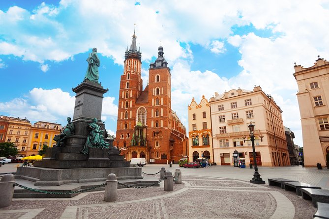 Krakow: Guided Sightseeing Tour by golf cart/buggy - Why a covered golf cart beats a long walking day