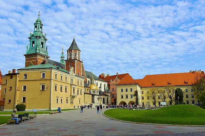 Krakow: Guided Tour of Wawel Castle & Cathedral - Wawel Royal Castle State Rooms, Renaissance rooms with real objects