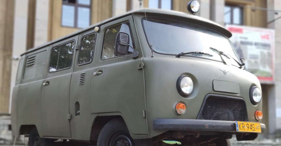 Krakow: Guided Tour to Nowa Huta on Commie Retro Van - The guided walks, and what you actually learn on foot