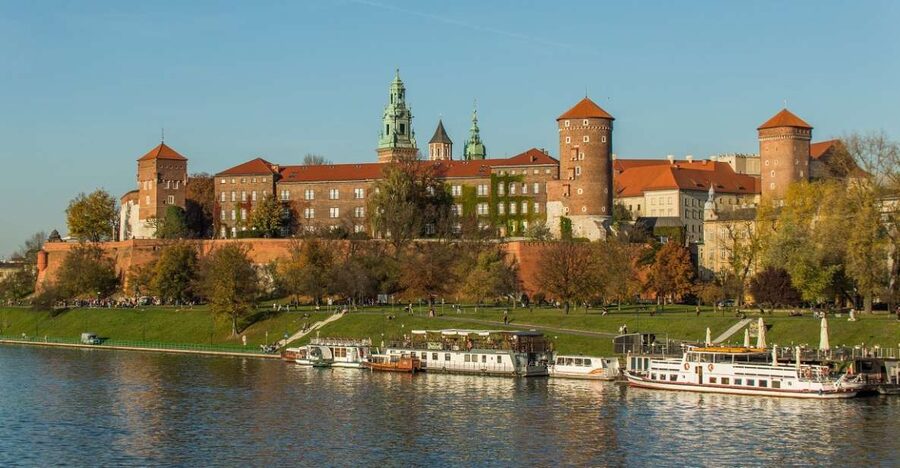 Krakow: Guided Wawel Tour, Lunch, and Vistula River Cruise - Price, Timing, and Value for a $102, 5-Hour Day