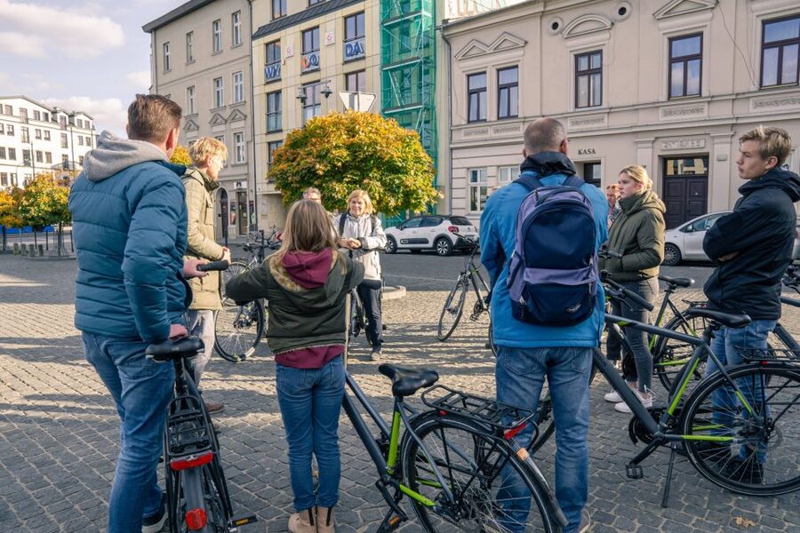 Krakow: Hidden Bike Tour - Podgórze: Jewish cemetery, Schindler’s factory, and former ghetto areas