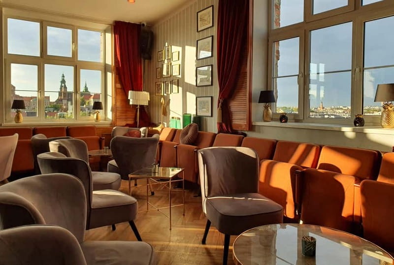 Krakow: Hidden Rooftop Bar Reservation with 1 Cocktail - Who should book this rooftop reservation, and who should skip it