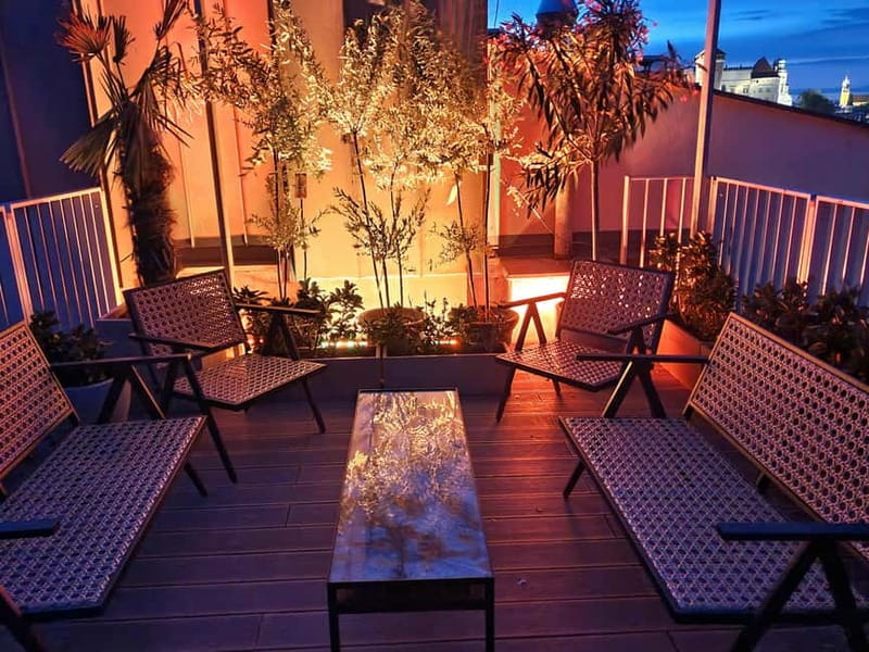 Krakow: Hidden Rooftop Bar Reservation with 1 Cocktail - Should you book this Krakow rooftop terrace reservation?