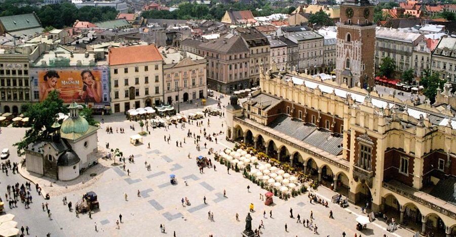 Krakow: Highlights of Old & New Town Private Walking Tour - The Old Town core, why St. Mary’s and Cloth Hall are more than landmarks