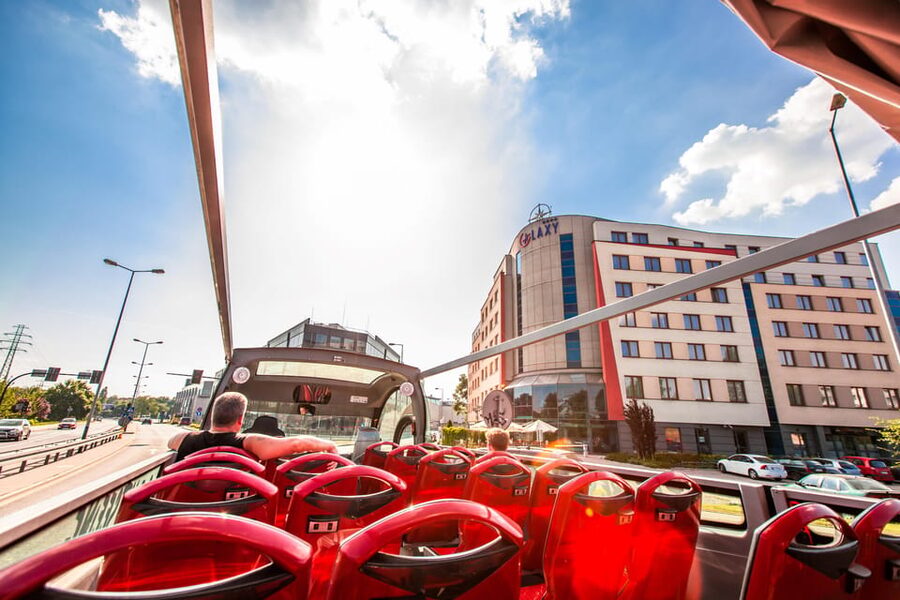 Krakow: Hop-On Hop-Off Bus Tour - Timing, breaks, and how to avoid losing your day