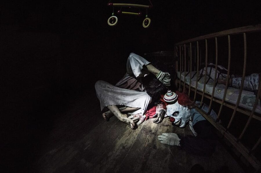 Krakow: Horror House Entry Ticket - The teamwork challenge: survival depends on who leads