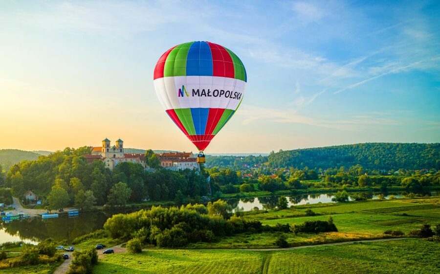 Kraków: Hot Air Balloon Flight with Champagne - Kornela Makuszyńskiego 6, meeting point energy, and what to bring