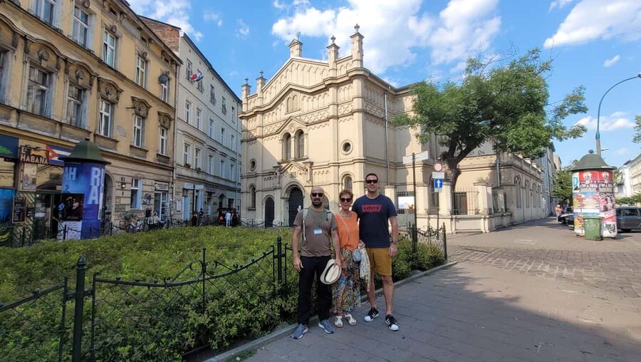 Krakow Jewish District Tour in a Small Group - Remuh, the Old Synagogue, Izaak, High, and Tempel, plus the cemetery
