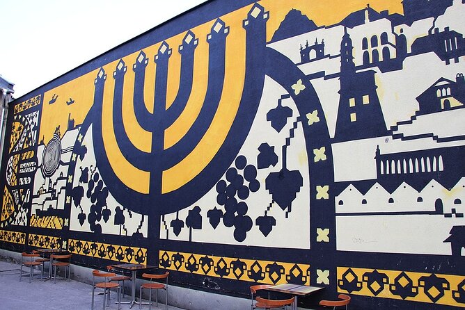 Krakow: Jewish Museum Galicja - Skip the line Ticket - Temporary displays and the occasional odd contrast