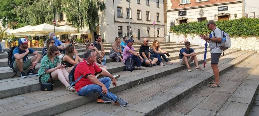 Krakow: Jewish Quarter and Former Ghetto Tour - Kazimierz Looks Like a Neighborhood, So the History Hits Harder