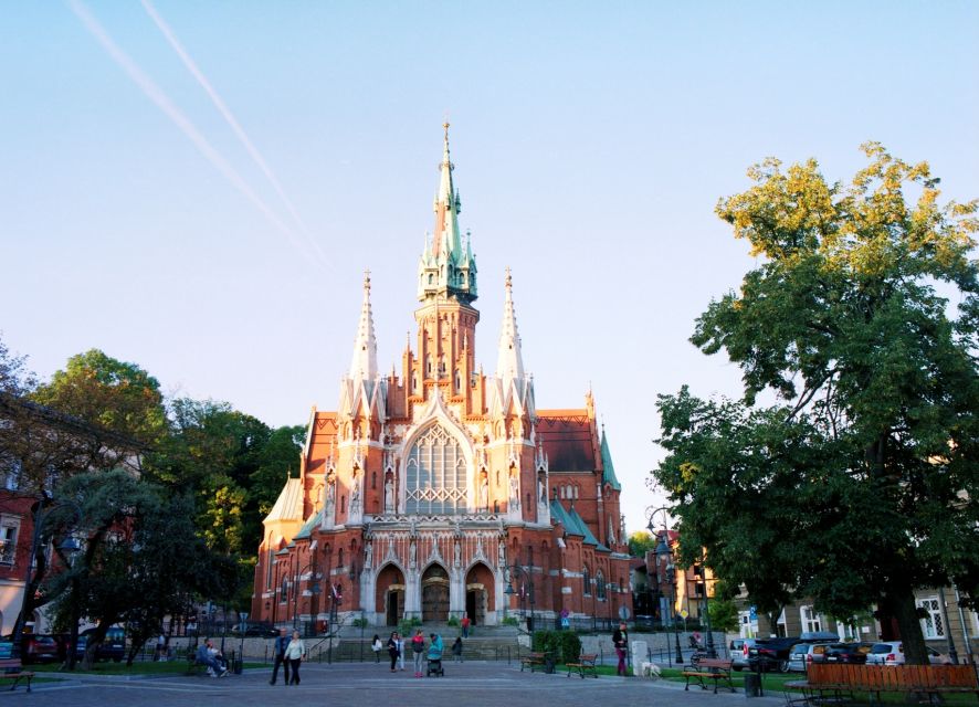 Krakow: Jewish Quarter and Former Ghetto Tour by Golf Cart - Podgórze approach: Ghetto Heroes Square and empty-chairs meaning