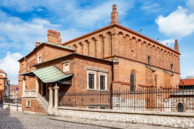 Krakow Jewish Quarter Guided Walking Tour - Kazimierz on foot: the former Jewish district