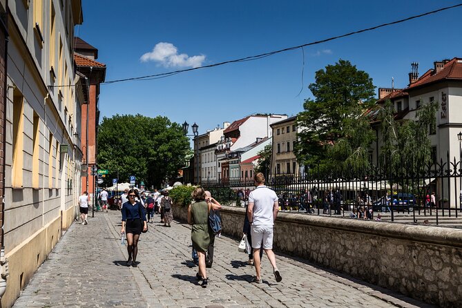 Krakow: Jewish Quarter Guided Walking Tour - The 3-hour walking route, and how to pace yourself