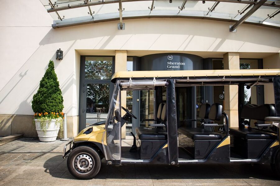 Krakow: Jewish Traces Private Electric Car Tour - Private Group Comfort: Hotel Pickup and Moving Without Fuss