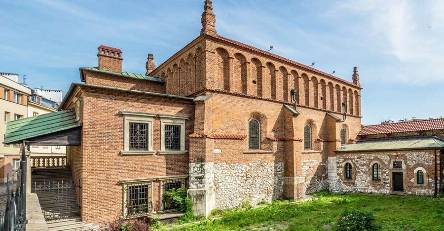 Krakow: Kazimierz Jewish Quarter Guided Walking Tour - Finding All Seven Old Synagogues and the Cemetery Route