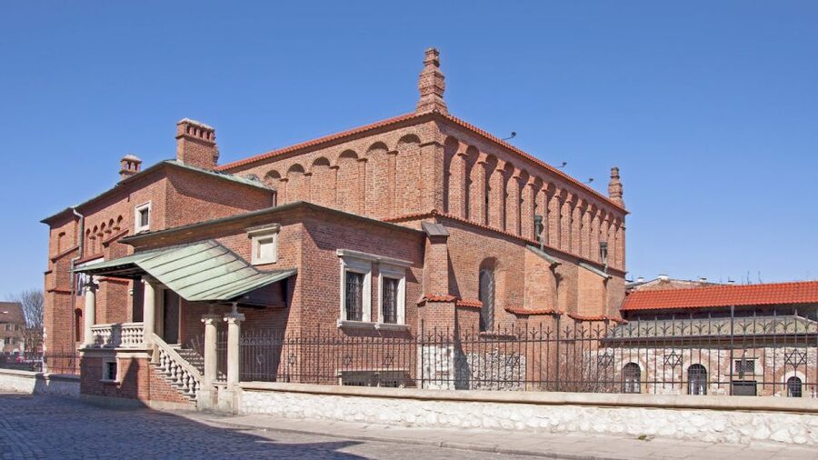 Krakow: Kazimierz Jewish Quarter Walking Tour - Walking comfort, timing, and weather reality