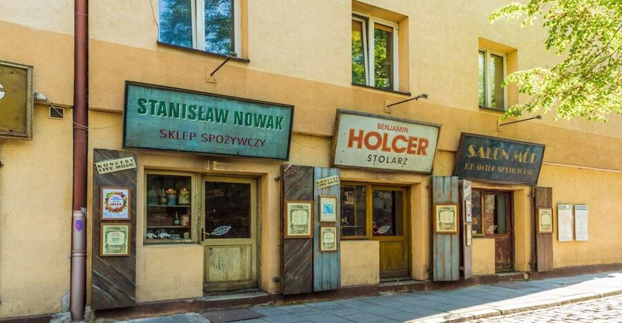 Krakow: Kazimierz Jewish Quarter Walking Tour - Price and value: what $27 buys you in Kazimierz