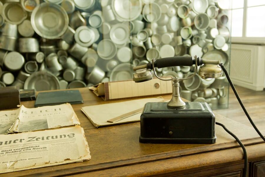 Krakow: Kazimierz, Schindler's Factory & Ghetto Guided Tour - Schindler’s Factory Museum: skip the line and focus on 1939 to 1945