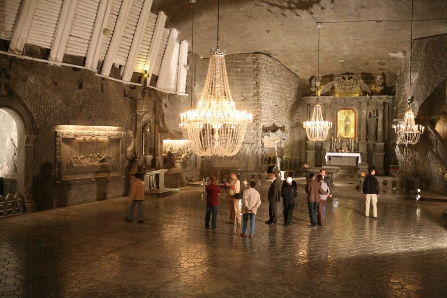 Krakow: Lazy Catamaran River Cruise and Salt Mine Group Tour - Heated Vistula Catamaran, the comfortable way to start