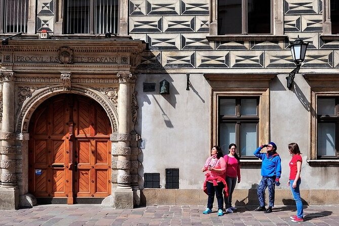 Krakow Morning Walking Tour with Traditional Polish Breakfast - Why the Guide Matters (Tomasz Adds the Extras)