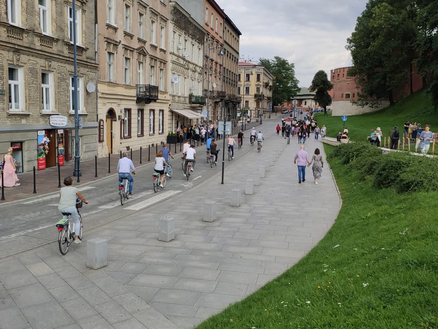 Krakow: Multilingual Tour On Electric Bikes - Old Town by e-bike: quick context before you wander on your own