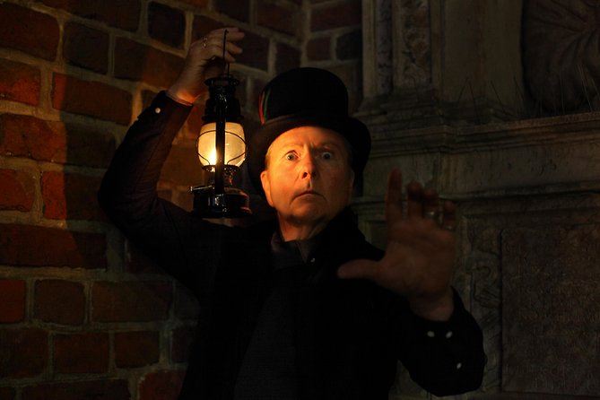 Krakow Night Tour: Ghosts, Vampires and Legends of the Old Town - Where You Start and End: Pl. Mariacki to Wawel Castle