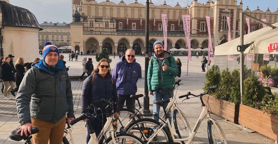 Krakow: Old Town and Kazimierz Guided Bike Tour - Wolnica Square to plac Nowy, then into the Kazimierz streets