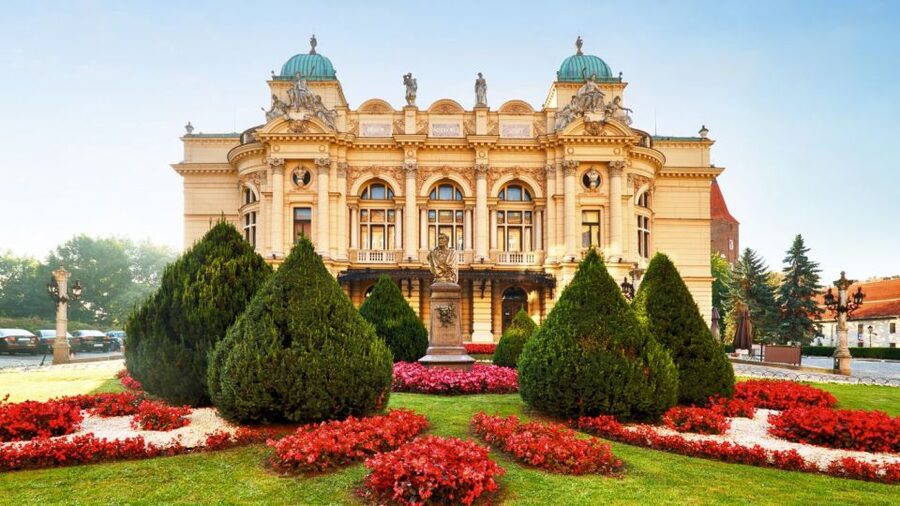Krakow: Old Town Audioguided walking Tour - Key highlights you will notice fast