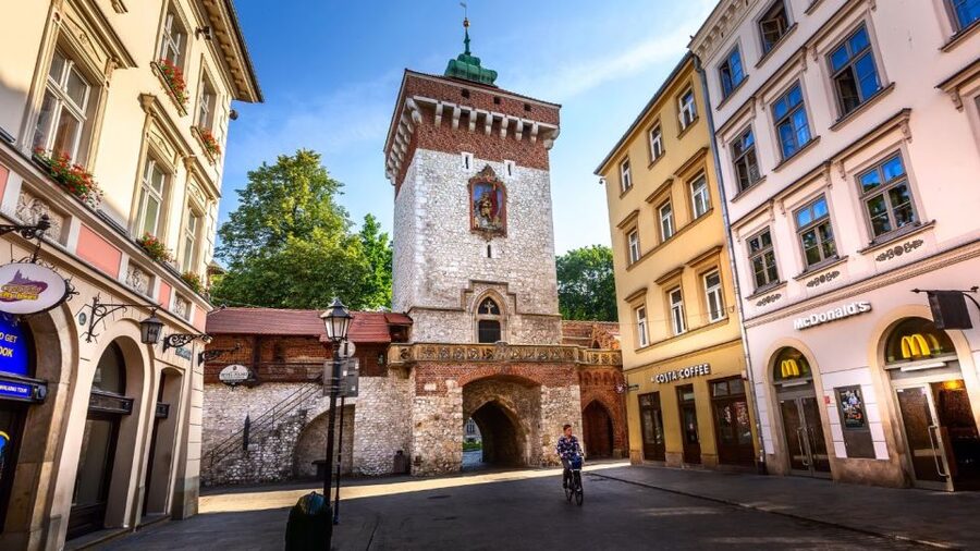 Krakow: Old Town Audioguided walking Tour - UNESCO highlights, explained in walking order