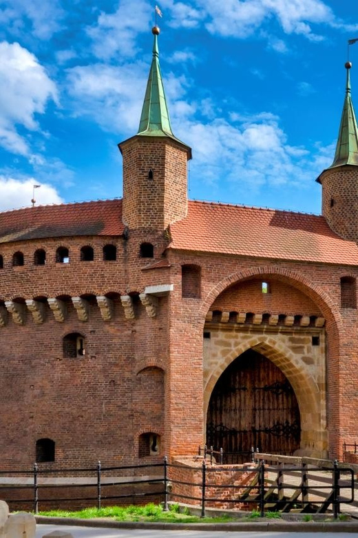Krakow: Old Town City Tour in a Golf Cart - Main Market Square, Cloth Hall, and St. Mary’s Basilica, without the sprint
