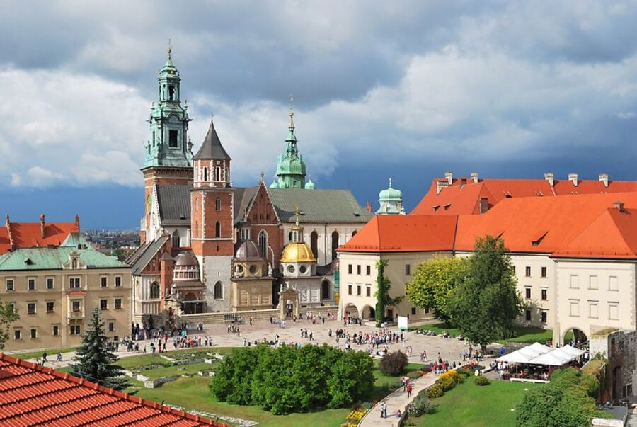 Krakow: Old Town Private Guided Walking Tour - Barbican and old defensive walls: how Krakow stayed standing