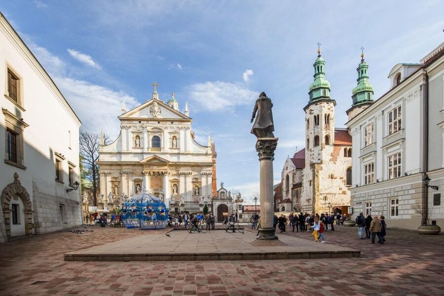 Krakow: Old Town short walk with St. Mary's Basilica visit - What is not included, so you do not get surprised