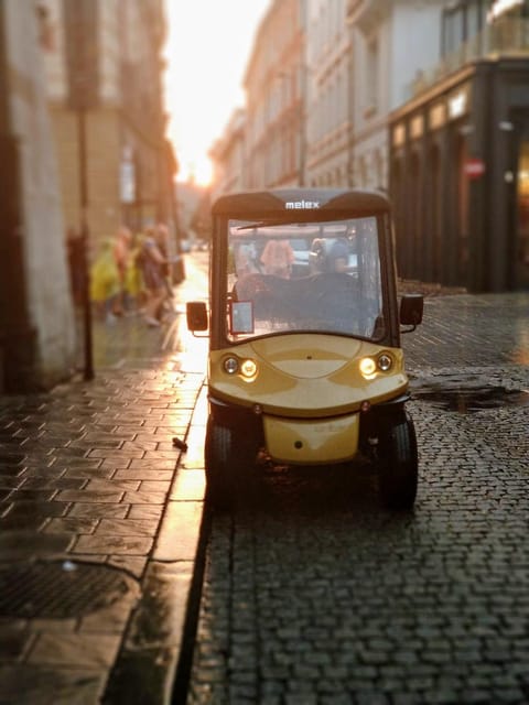 Krakow: Old Town Sightseeing Tour by Electric Golf Cart - Planty and the Medieval Walls: A Relaxing Start With a Story