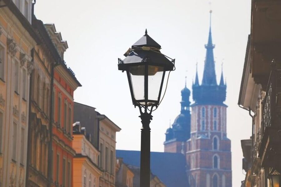 Krakow : Old Town Walking Tour With A guide - Krakow Old Town in a private 2-hour walk: who this fits