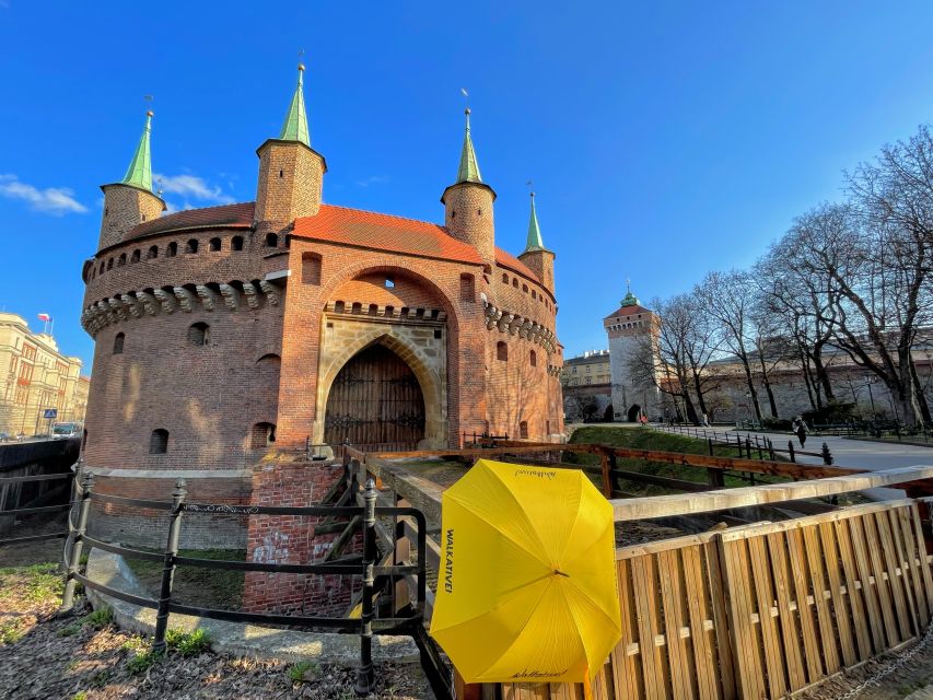 Kraków: Old Town & Wawel Castle Walking Tour in English - Start Point and Timing, So You Do Not Miss the Thread