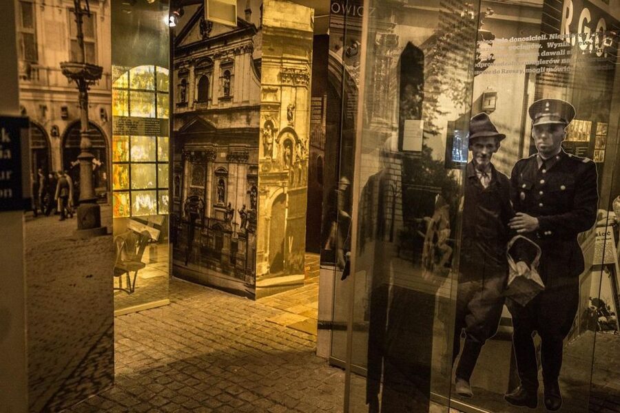Kraków: Oskar Schindler's Factory Tour and Admission Ticket - Why Schindler’s Factory hits harder than a regular museum day