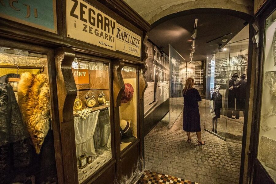Kraków: Oskar Schindler's Factory Tour and Admission Ticket - Entering the main exhibition: Kraków under Nazi Occupation 1939–1945