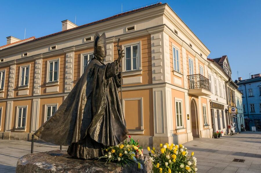 Krakow: Pope John Paul II Guided Tour with Home & Sanctuary - How the Krakow Pickup Sets the Tone