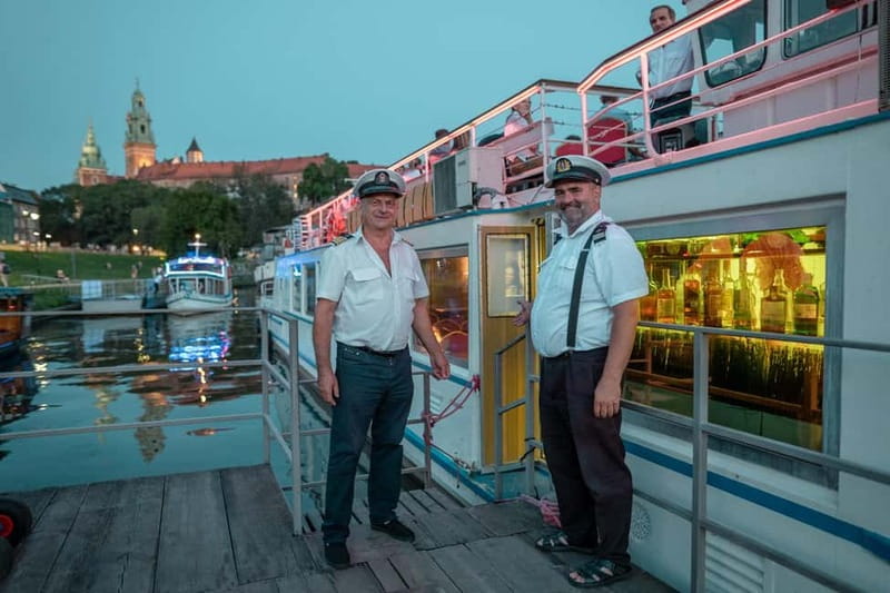 Krakow: Private Evening Boat Tour - Price and value: when $187 per group makes sense