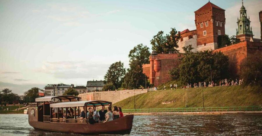 Krakow: Private Traditional Gondola Cruise - The 12-Person Wooden Gondola, Covered for Weather