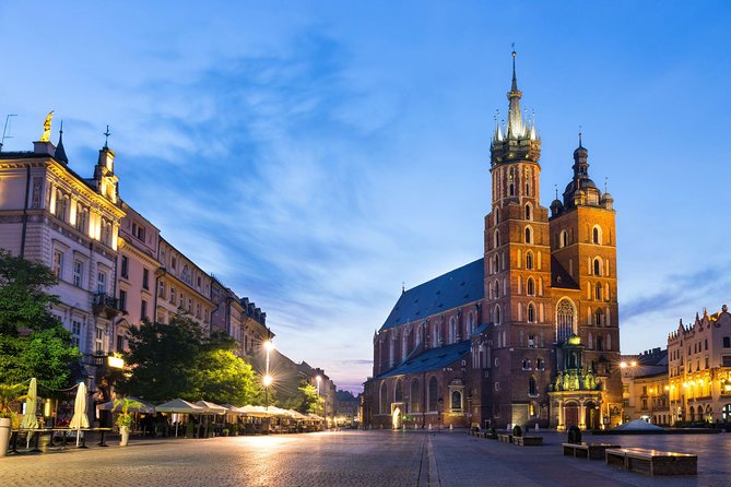 Krakow Private Walking Tour with Schindler's Factory - St Mary’s Basilica and the Veit Stoss Altarpiece: A Showpiece Stop